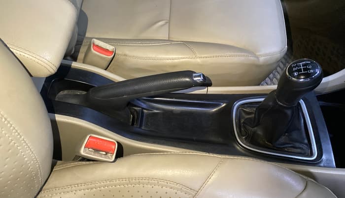 2018 Maruti Ciaz DELTA 1.4 MT PETROL, Petrol, Manual, 53,827 km, Gear Lever