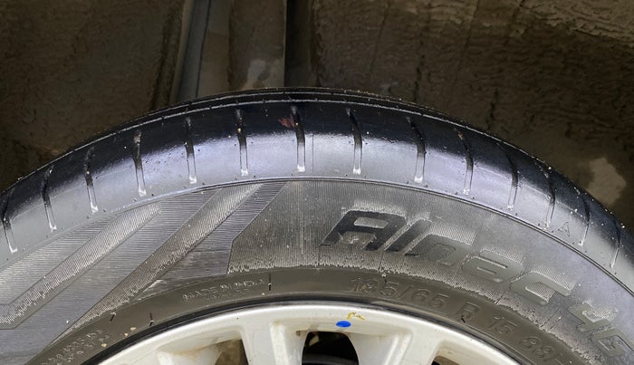 2022 Maruti Dzire ZXI CNG, CNG, Manual, 41,659 km, Right Rear Tyre Tread