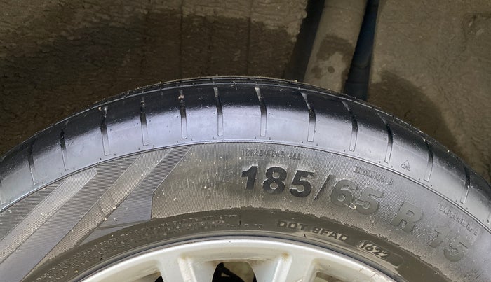 2022 Maruti Dzire ZXI CNG, CNG, Manual, 41,659 km, Left Rear Tyre Tread