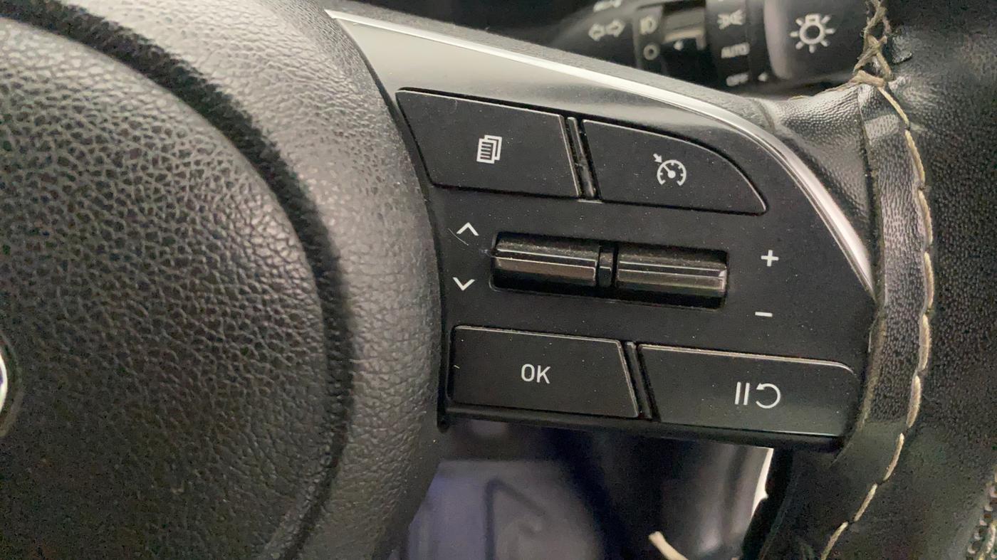 2021 Hyundai NEW I20 ASTA (O) 1.2 MT, CNG, Manual, 1,17,079 km, Adaptive Cruise Control