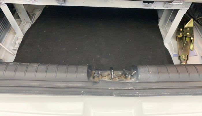 2021 Hyundai NEW I20 ASTA (O) 1.2 MT, CNG, Manual, 1,17,079 km, Boot Inside