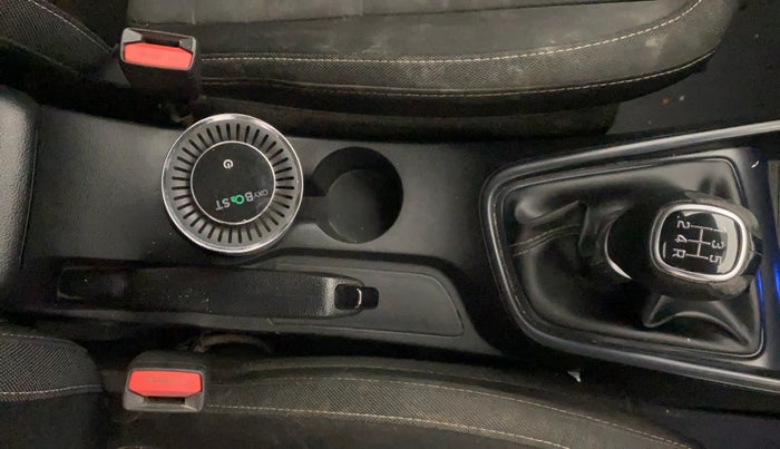 2021 Hyundai NEW I20 ASTA (O) 1.2 MT, CNG, Manual, 1,17,079 km, Gear Lever