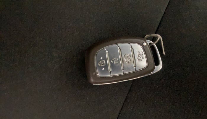 2021 Hyundai NEW I20 ASTA (O) 1.2 MT, CNG, Manual, 1,17,079 km, Key Close Up