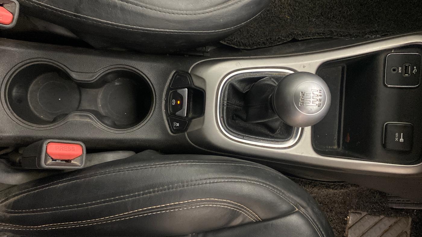 2018 Jeep Compass SPORT 2.0 DIESEL, Diesel, Manual, 85,191 km, Gear Lever