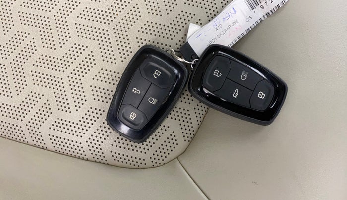 2022 Tata NEXON XZA PLUS (PREMIUM) DIESEL JET, Diesel, Automatic, 71,970 km, Key Close Up