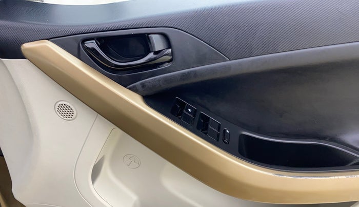 2022 Tata NEXON XZA PLUS (PREMIUM) DIESEL JET, Diesel, Automatic, 71,970 km, Driver Side Door Panels Control