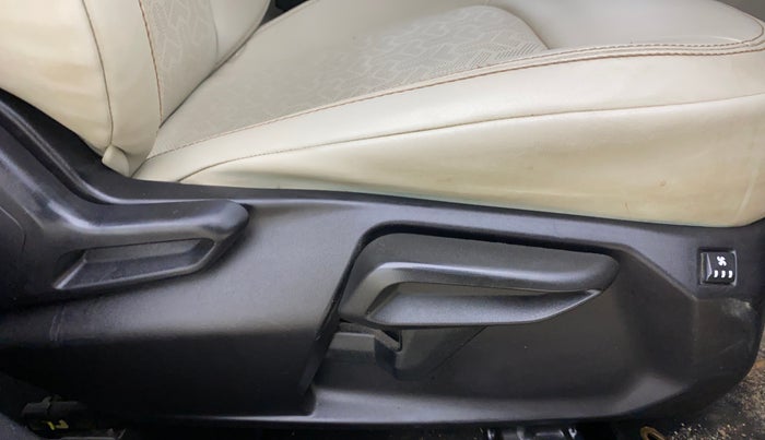 2022 Tata NEXON XZA PLUS (PREMIUM) DIESEL JET, Diesel, Automatic, 71,970 km, Driver Side Adjustment Panel