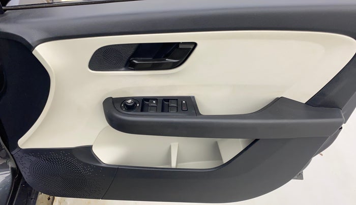 2021 Tata ALTROZ XT PETROL, Petrol, Manual, 11,962 km, Driver Side Door Panels Control