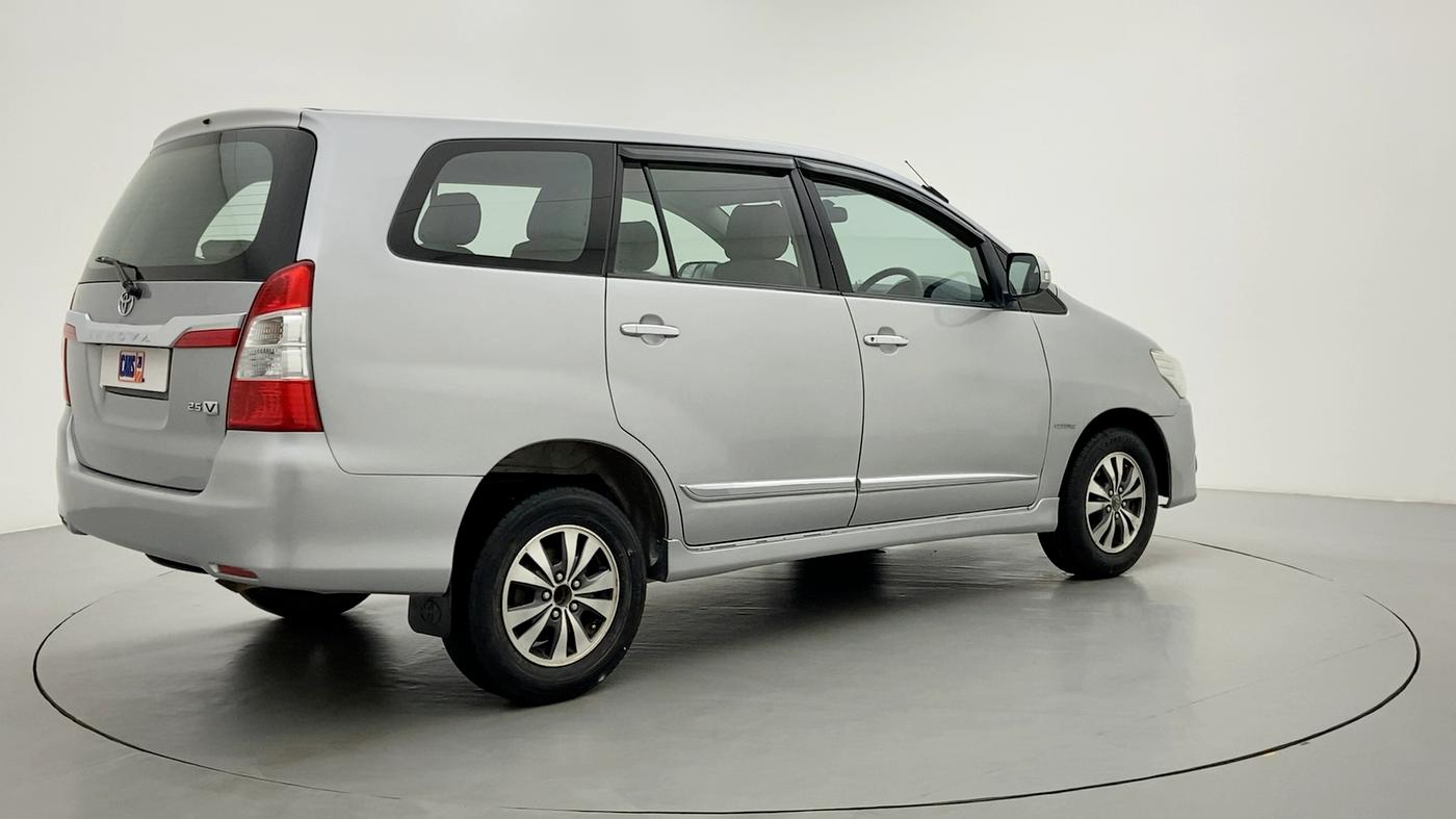 2015 Toyota Innova 2.5 VX 7 STR BS IV, Diesel, Manual, 74,561 km, Right Back Diagonal