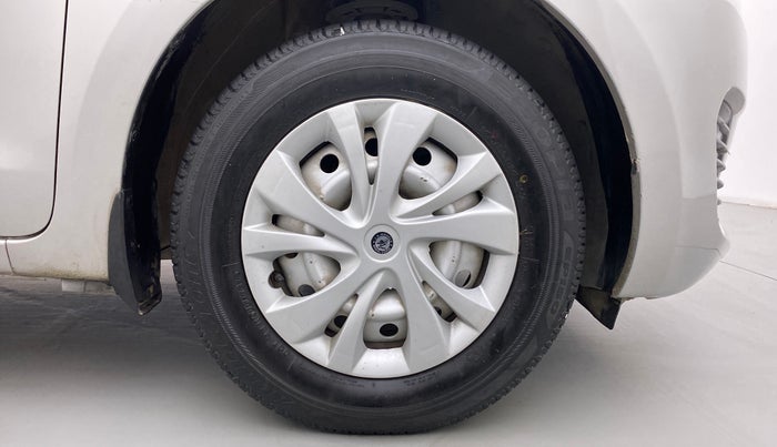 2019 Maruti Swift LXI D, Petrol, Manual, 35,166 km, Right Front Wheel