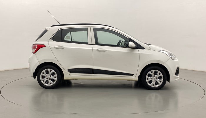 2016 Hyundai Grand i10 SPORTZ 1.2 KAPPA VTVT, Petrol, Manual, 22,982 km, Right Side View