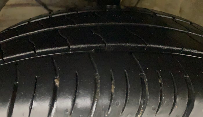 2018 Maruti Dzire ZDI PLUS AMT, Diesel, Automatic, 55,096 km, Left Front Tyre Tread