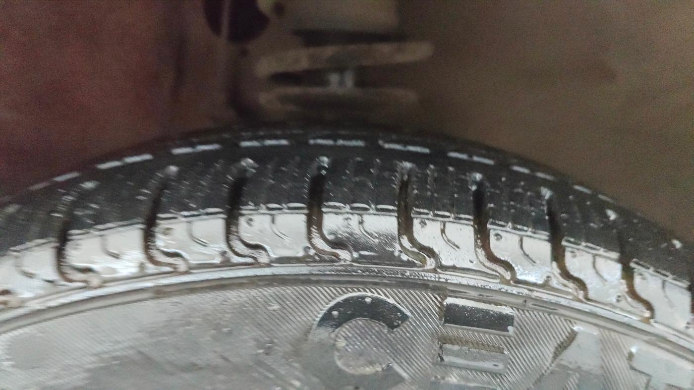 2013 Maruti Alto K10 VXI, Petrol, Manual, 60,033 km, Right Front Tyre Tread
