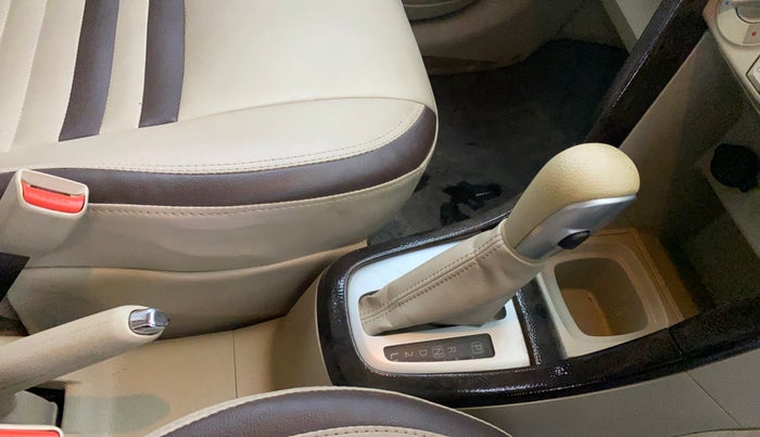 2018 Maruti Ertiga VXI AT, Petrol, Automatic, 31,118 km, Gear Lever