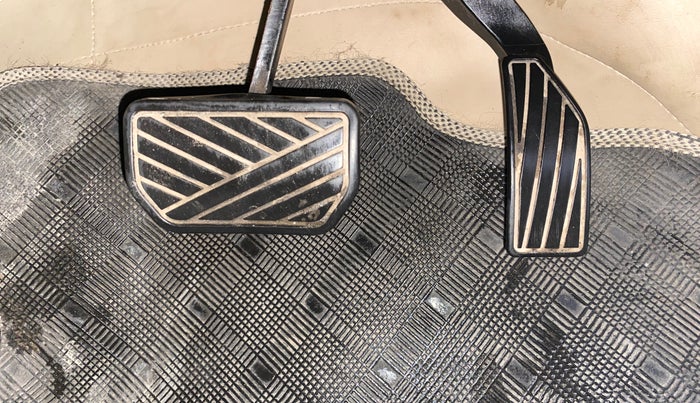 2018 Maruti Ertiga VXI AT, Petrol, Automatic, 31,118 km, Pedals