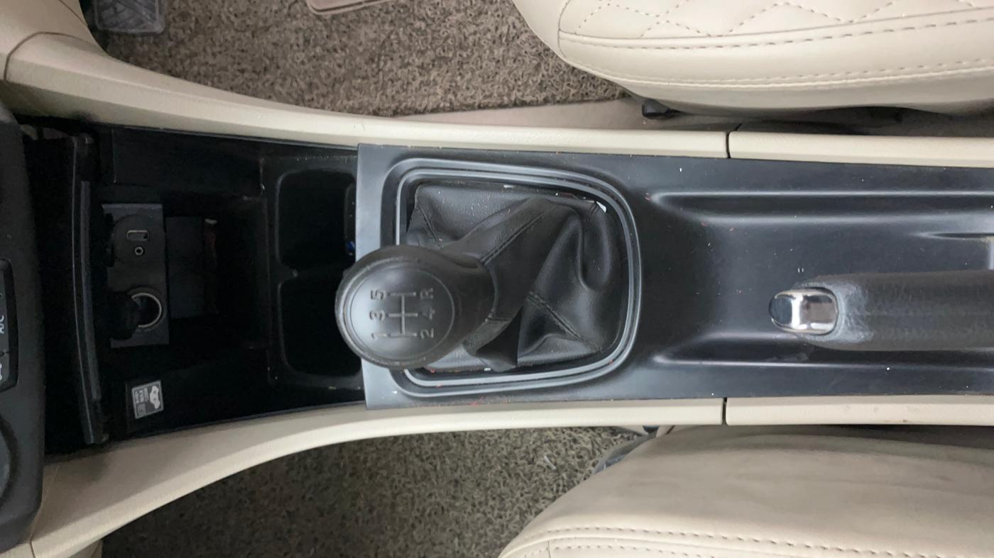 2022 Maruti Ciaz SIGMA 1.5 SHVS MT  PETROL, Petrol, Manual, 35,291 km, Gear Lever