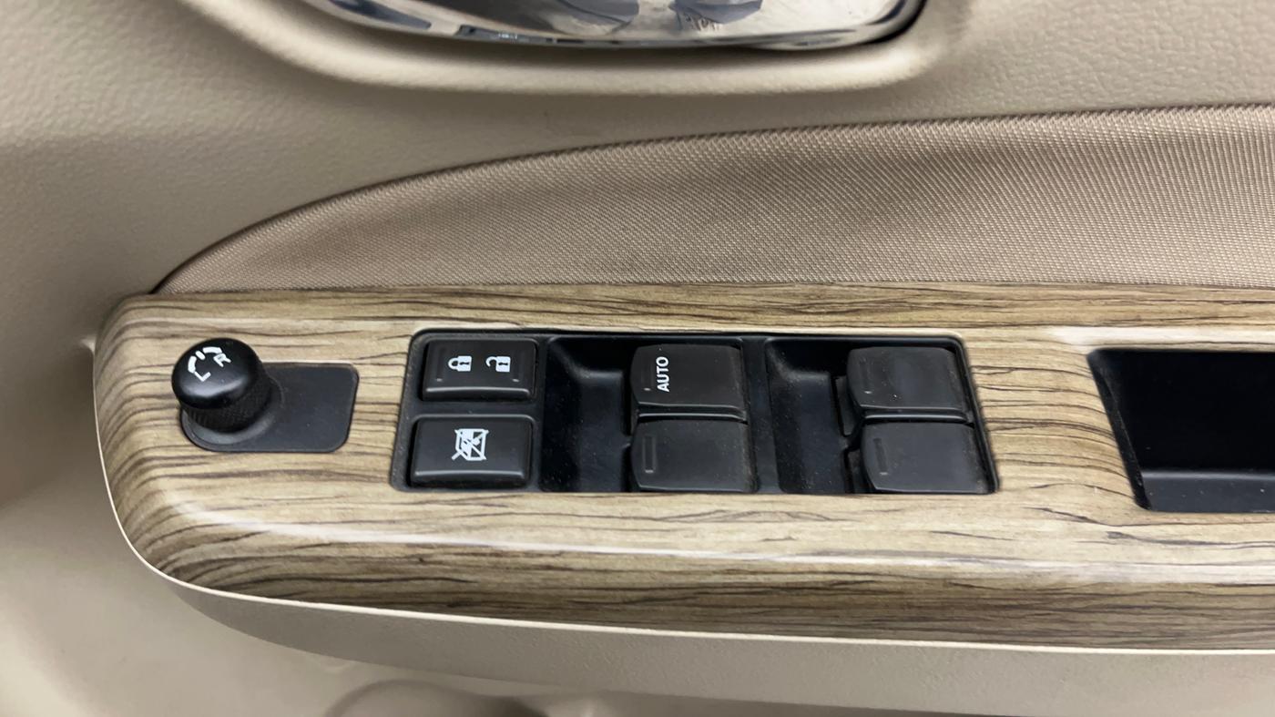 2022 Maruti Ciaz SIGMA 1.5 SHVS MT  PETROL, Petrol, Manual, 35,291 km, Driver Side Door Panels Control