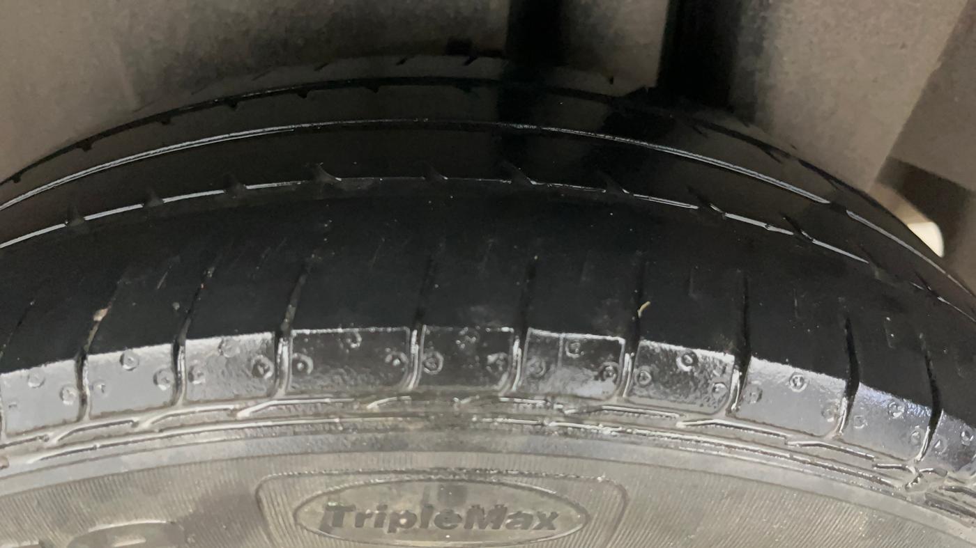 2022 Maruti Ciaz SIGMA 1.5 SHVS MT  PETROL, Petrol, Manual, 35,291 km, Left Rear Tyre Tread
