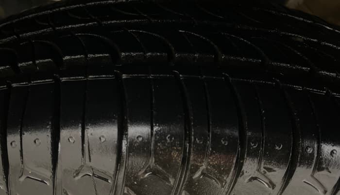 2019 Maruti Swift VXI, Petrol, Manual, 92,085 km, Left Front Tyre Tread