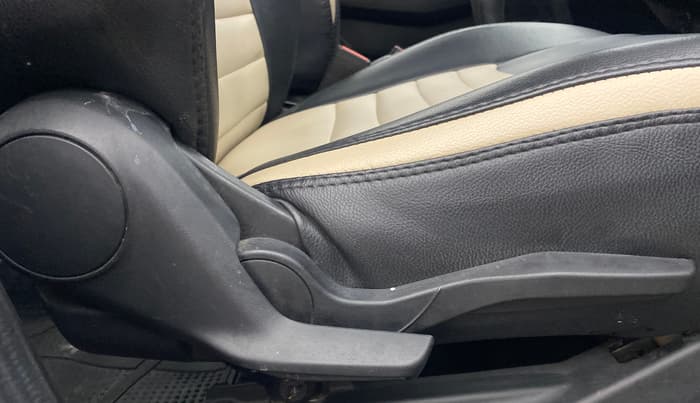 2019 Maruti Swift VXI, Petrol, Manual, 92,085 km, Driver Side Adjustment Panel