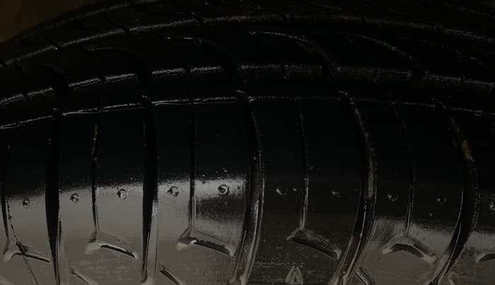 2019 Maruti Swift VXI, Petrol, Manual, 92,085 km, Right Front Tyre Tread