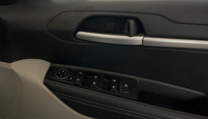 2023 KIA SONET HTX 1.0 IMT, Petrol, Manual, 21,073 km, Driver Side Door Panels Control