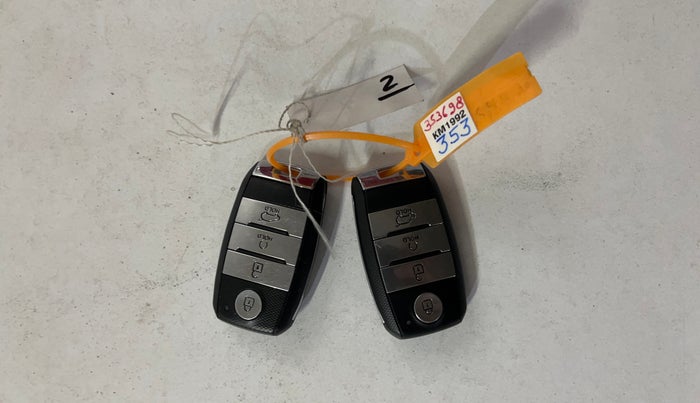 2023 KIA SONET HTX 1.0 IMT, Petrol, Manual, 21,073 km, Key Close Up