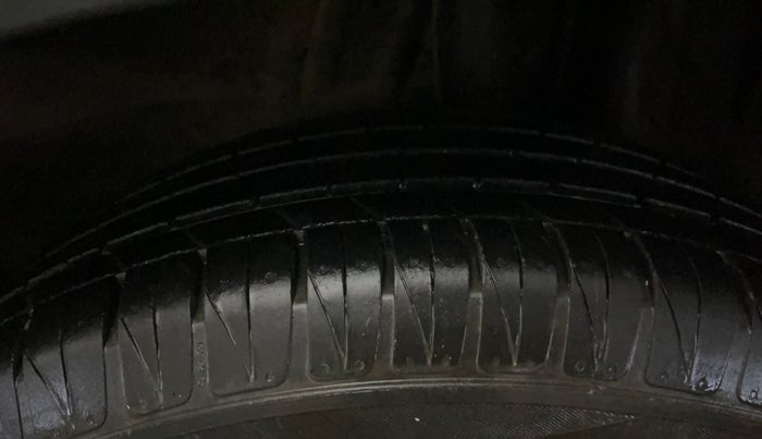 2023 KIA SONET HTX 1.0 IMT, Petrol, Manual, 21,073 km, Left Rear Tyre Tread