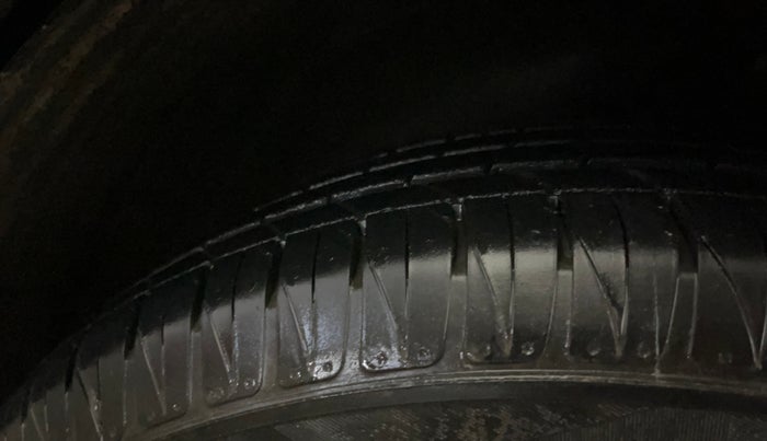 2023 KIA SONET HTX 1.0 IMT, Petrol, Manual, 21,073 km, Left Front Tyre Tread