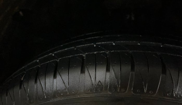 2023 KIA SONET HTX 1.0 IMT, Petrol, Manual, 21,073 km, Right Front Tyre Tread