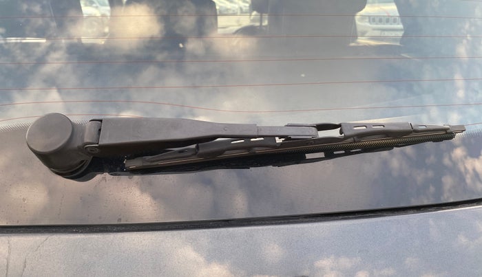 2021 Skoda KUSHAQ STYLE 1.0L TSI MT, Petrol, Manual, 1,20,694 km, Rear Wiper