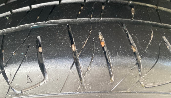 2021 Skoda KUSHAQ STYLE 1.0L TSI MT, Petrol, Manual, 1,20,694 km, Left Rear Tyre Tread