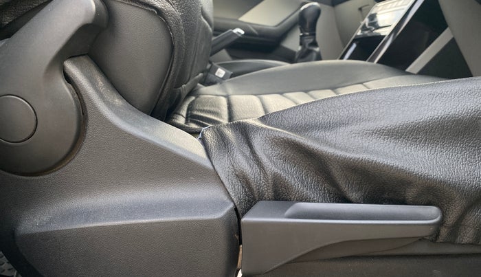 2021 Skoda KUSHAQ STYLE 1.0L TSI MT, Petrol, Manual, 1,20,694 km, Driver Side Adjustment Panel