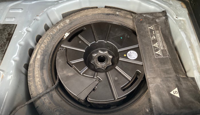 2021 Skoda KUSHAQ STYLE 1.0L TSI MT, Petrol, Manual, 1,20,694 km, Spare Tyre