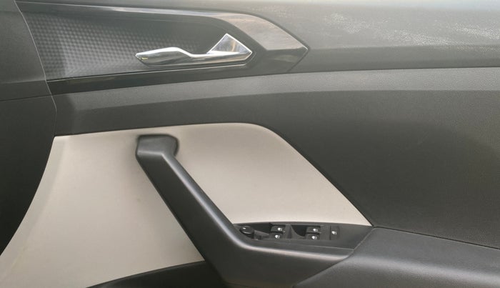 2021 Skoda KUSHAQ STYLE 1.0L TSI MT, Petrol, Manual, 1,20,694 km, Driver Side Door Panels Control