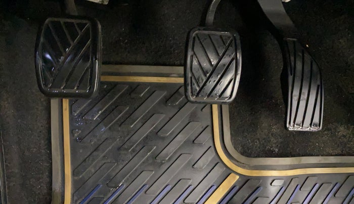 2018 Maruti S Cross ZETA 1.3, Diesel, Manual, 43,708 km, Pedals