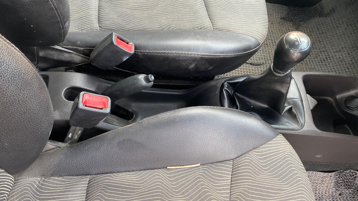 2013 Hyundai Eon ERA +, Petrol, Manual, 63,636 km, Gear Lever