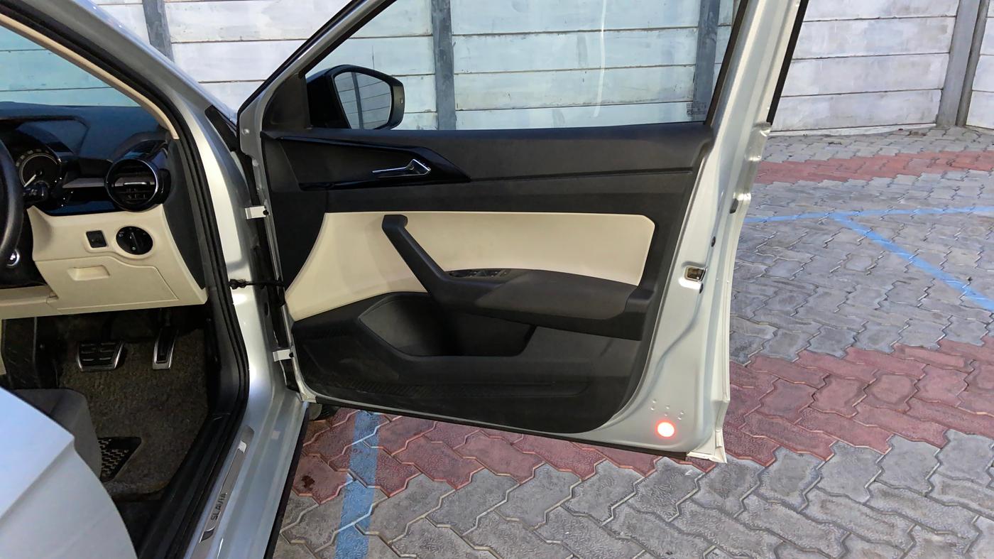 2024 Skoda SLAVIA Style Matte 1.0 TSI AT, Petrol, Automatic, 30,021 km, Driver Side Door Panels Control