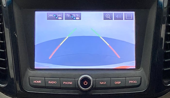 2020 Mahindra XUV300 W8(O), Diesel, Manual, 33,254 km, Parking Camera