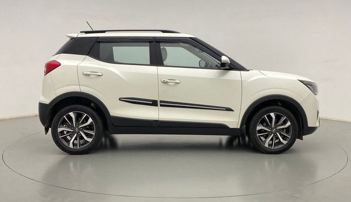 2020 Mahindra XUV300 W8(O), Diesel, Manual, 33,254 km, Right Side View