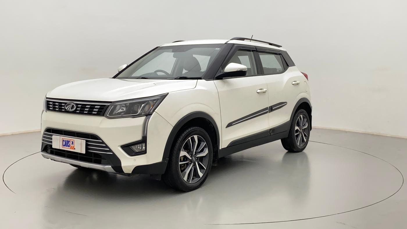 2020 Mahindra XUV300 W8(O), Diesel, Manual, 33,254 km, Left Front Diagonal