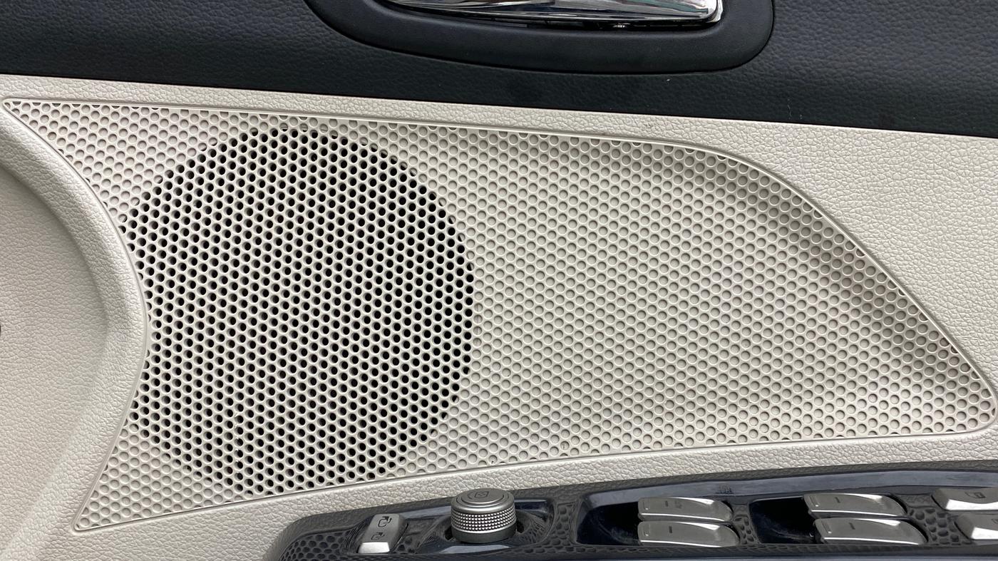 2020 Mahindra XUV300 W8(O), Diesel, Manual, 33,254 km, Speaker