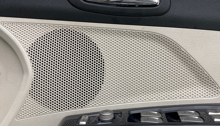 2020 Mahindra XUV300 W8(O), Diesel, Manual, 33,254 km, Speaker