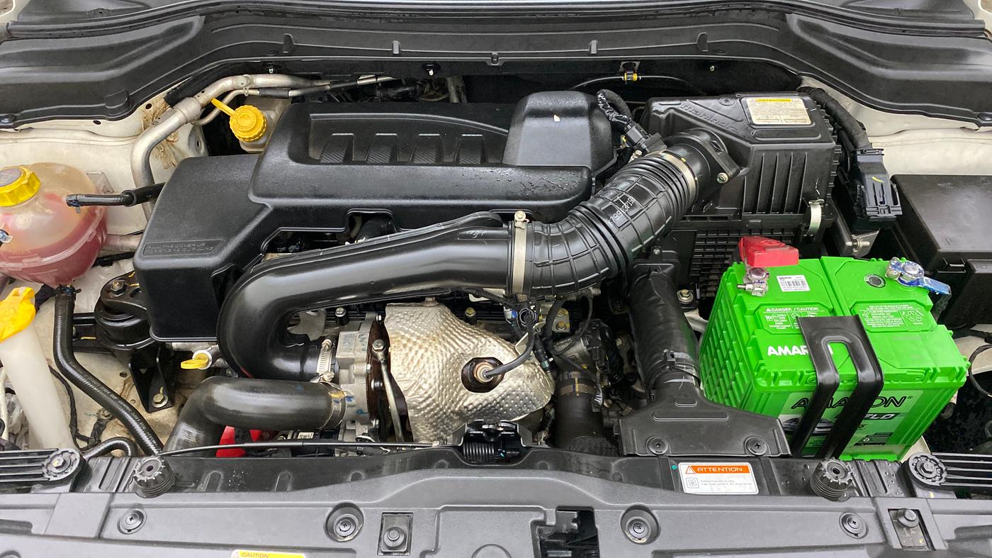 2020 Mahindra XUV300 W8(O), Diesel, Manual, 33,254 km, Open Bonet