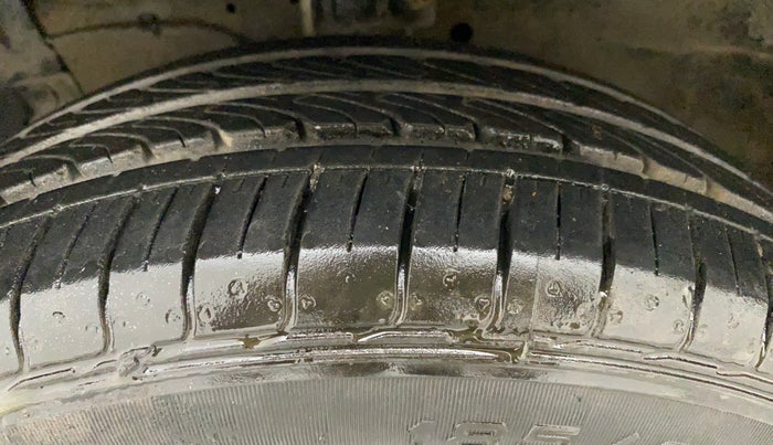2016 Maruti Swift ZXI, Petrol, Manual, 68,781 km, Left Front Tyre Tread