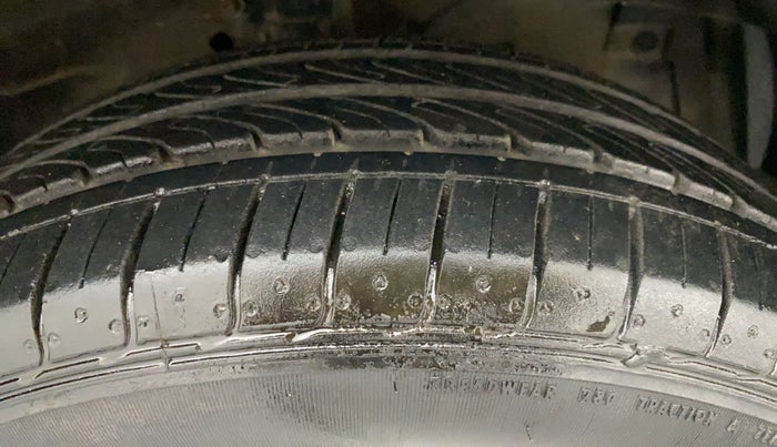 2016 Maruti Swift ZXI, Petrol, Manual, 68,781 km, Right Front Tyre Tread