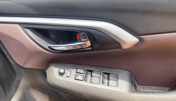 2023 Maruti Grand Vitara SIGMA SMART HYBRID, Petrol, Manual, 55,051 km, Driver Side Door Panels Control