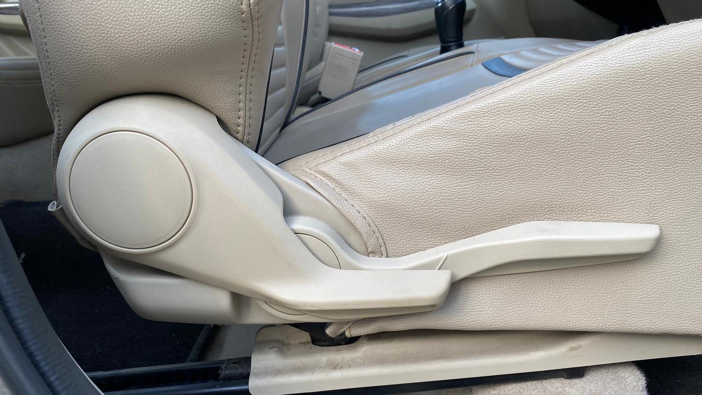 2021 Maruti Dzire VXI, Petrol, Manual, 62,655 km, Driver Side Adjustment Panel