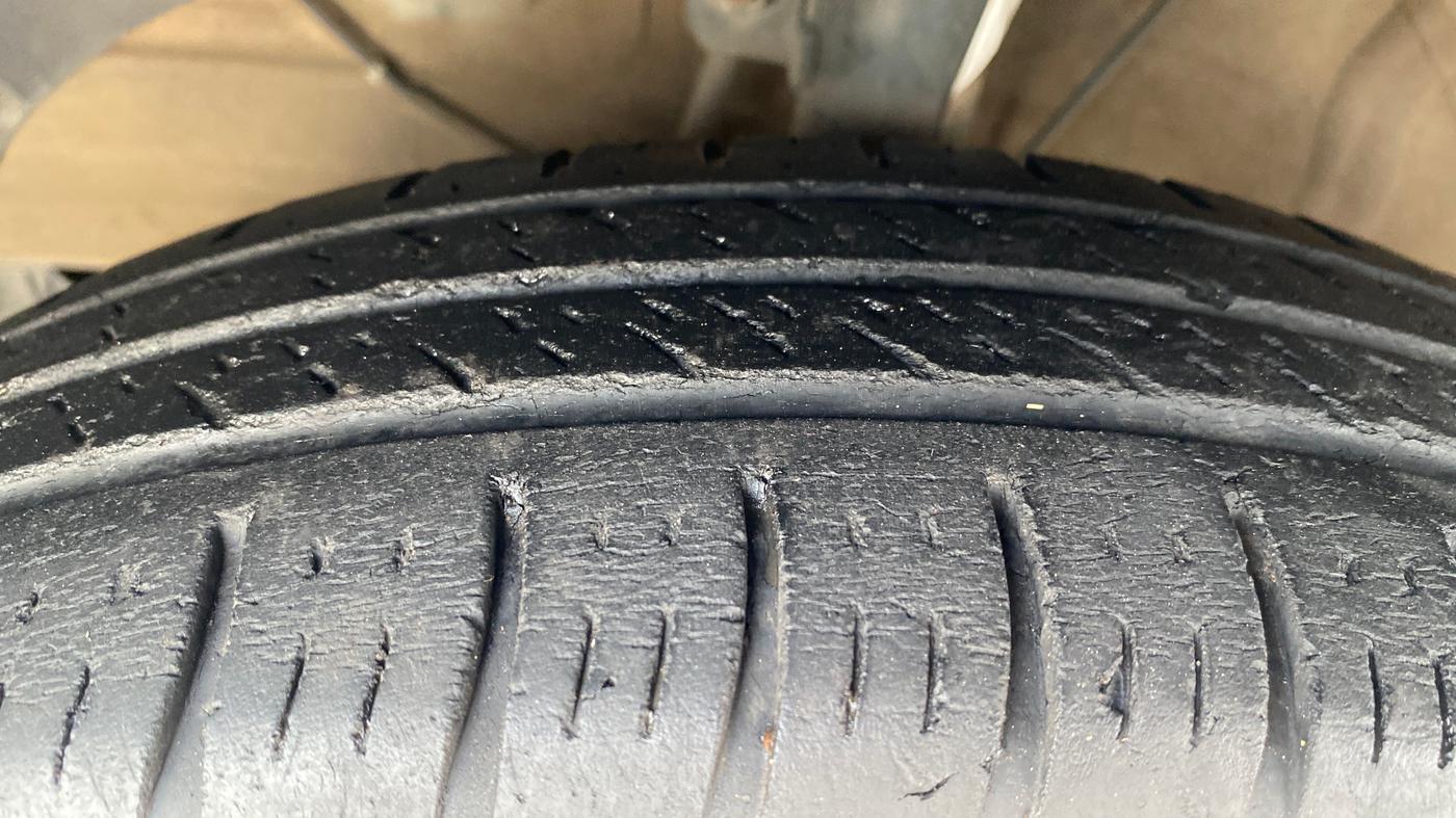 2021 Maruti Dzire VXI, Petrol, Manual, 62,655 km, Left Front Tyre Tread