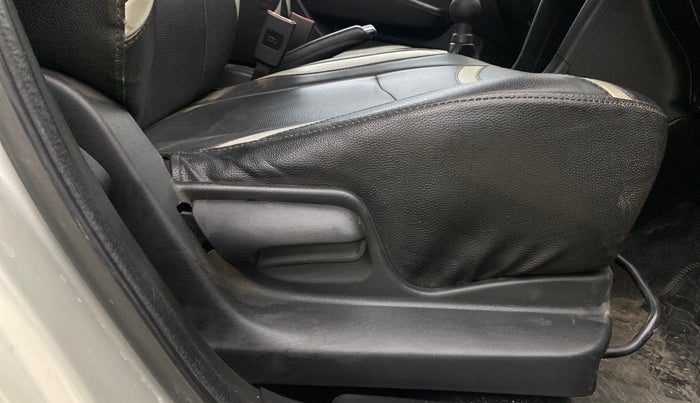 2015 Maruti Swift VXI, Petrol, Manual, 23,010 km, Driver Side Adjustment Panel